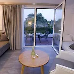 Kapahi Suites Apartments Potos Potos