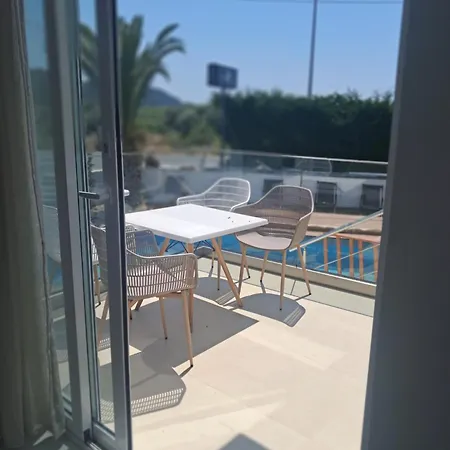 Kapahi Apartment Potos